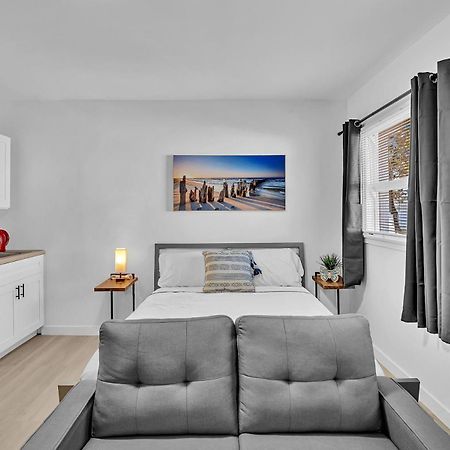 Young Circle & Hollywood Blvd Posh Studio Suite Екстериор снимка