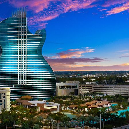 Young Circle & Hollywood Blvd Posh Studio Suite Екстериор снимка