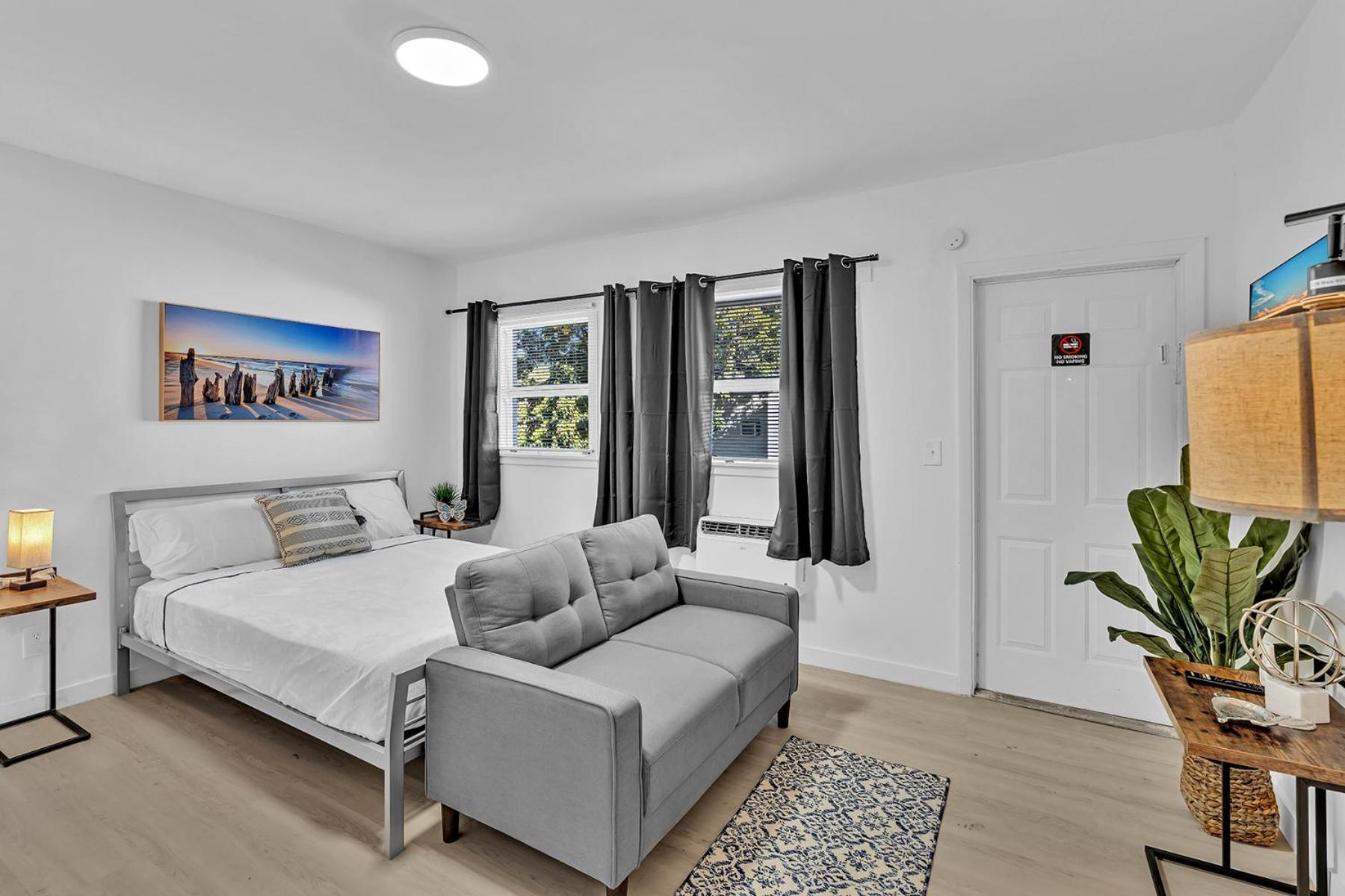 Young Circle & Hollywood Blvd Posh Studio Suite Екстериор снимка