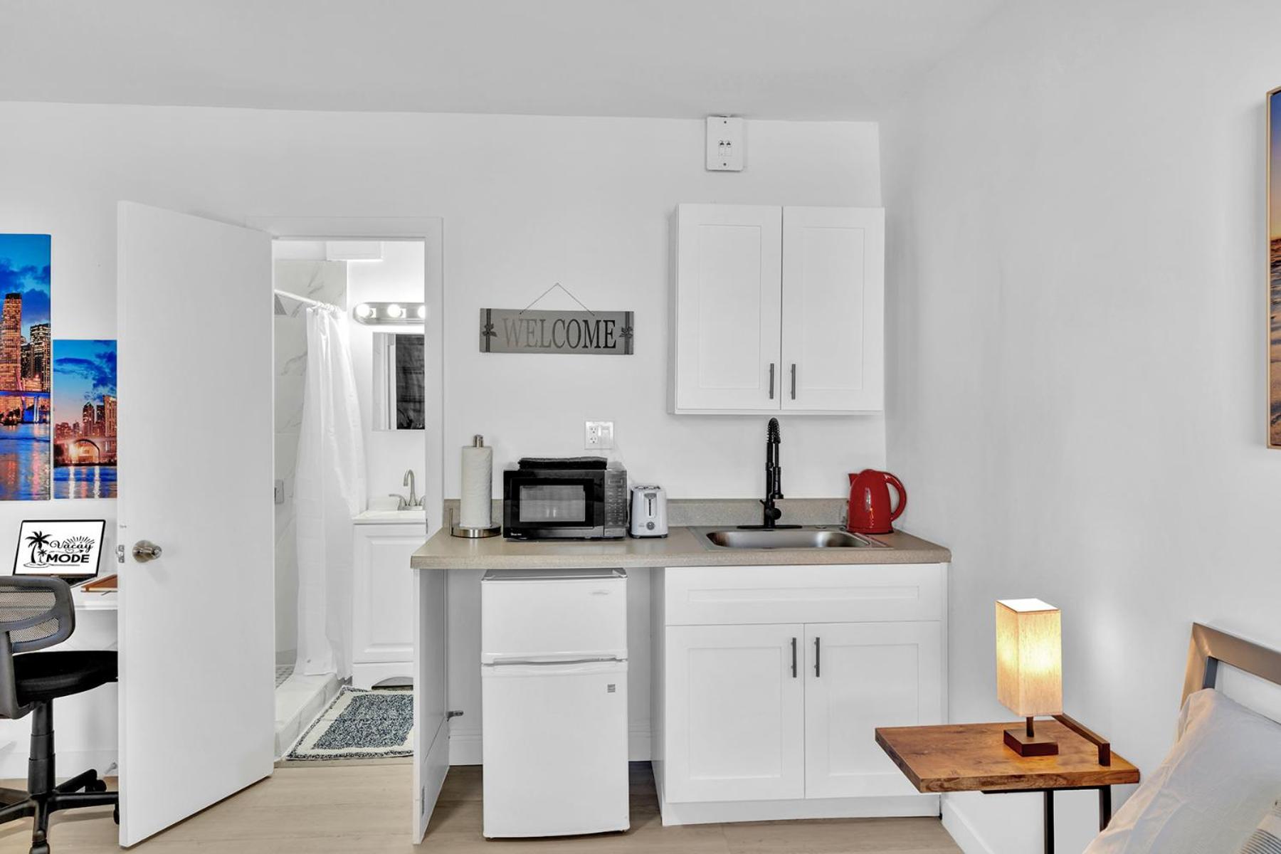 Young Circle & Hollywood Blvd Posh Studio Suite Екстериор снимка