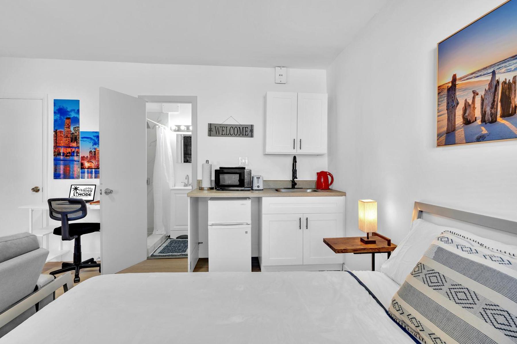 Young Circle & Hollywood Blvd Posh Studio Suite Екстериор снимка